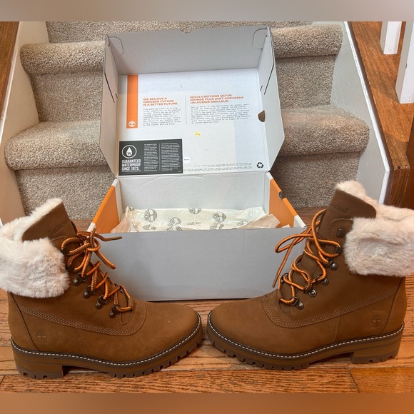 NIB Timberland Women's Boots 9 - Picture 1 of 7